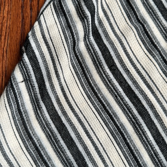 BCBG Maxazria striped cream/black asymmetrical V neck fringe tunic - size M - Picture 7 of 7